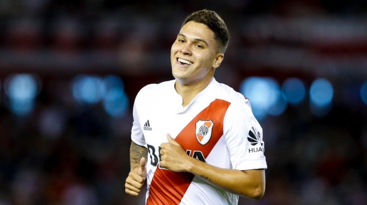 (Photo by Gabriel Rossi/Getty Images) - Quintero retorna ao River Plate após passagem pela China.