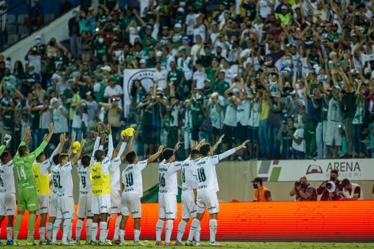  Diogo Reis/AGIF - Palmeiras após jogo na Arena Barueri, contra o Oeste