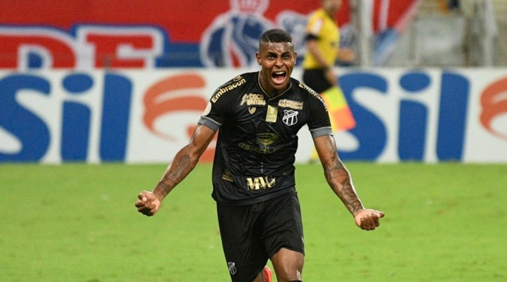 Foto: Kely Pereira/AGIF - O Vozão descarta emprestar o centroavante