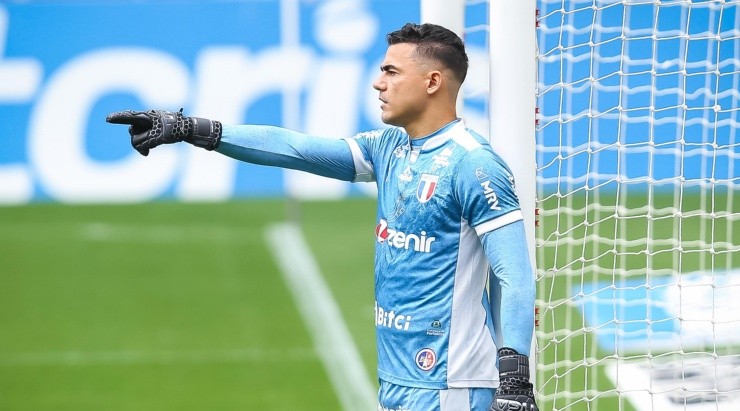 Felipe Alves pode deixar o Fortaleza por empréstimo. Foto::
Pedro H. Tesch/AGIF