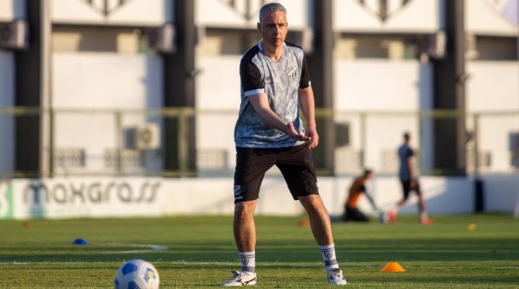 Foto: Felipe Santos / Ceará SC / Divulgação - O treinador vem preparando o time para a temporada 2022