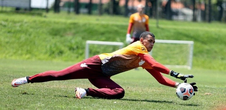 Santos em treino do Athletico — Foto: Fabio Wosniak/Athletico