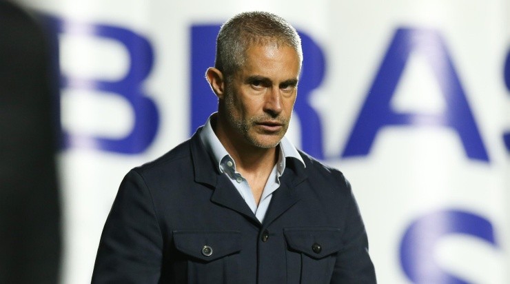 (Photo by Alexandre Schneider/Getty Images) - Treinador não é aprovado pela Fiel.