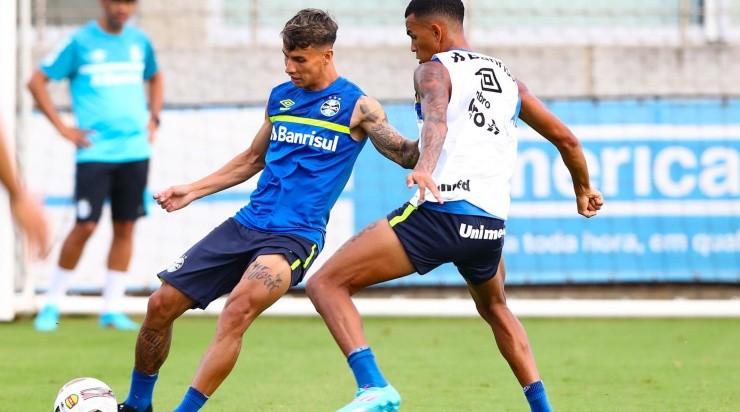 Foto: Lucas Uebel/Grêmio/Divulgação - O atacante destacou sua vontade de permanecer no Tricolor