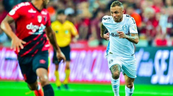 Foto: Jason Silva/AGIF - O atacante foi revelado pelo Grêmio