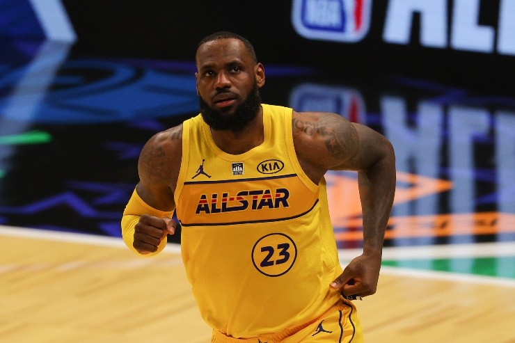 Kevin C. Cox/Getty Images - LeBron durante jogo das estrelas em 2021