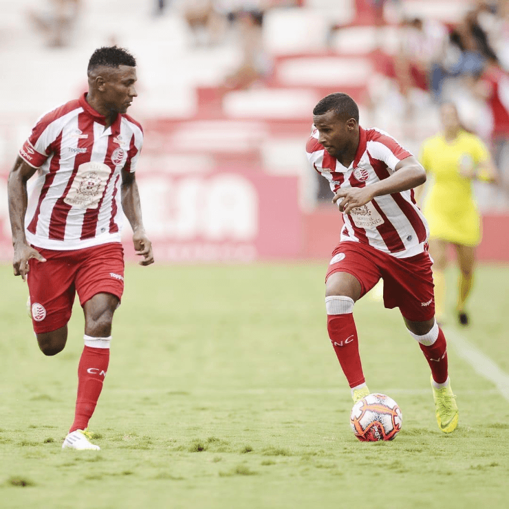Robinho com a camisa do Náutico (Foto: Tiago Caldas/Náutico)