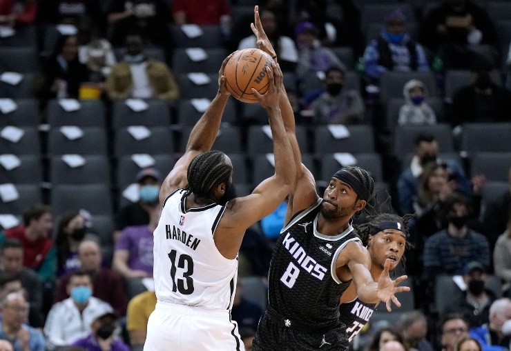 Thearon W. Henderson/Getty Images - O 'Barba' em quadra contra o Sacramento Kings