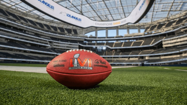 Divulgação Rede Tv! - Imagem da bola que será usada no Super Bowl LVI