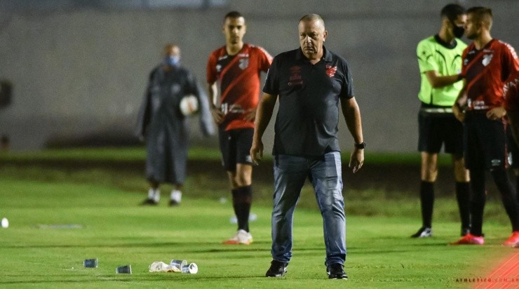 Foto: José Tramontin/athletico.com.br/Divulgação - James Freitas: técnico confirmou versão do atacante