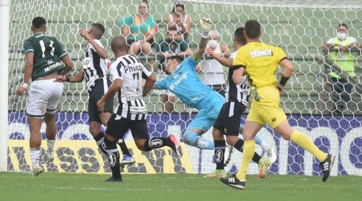 Foto: Ivan Storti/Santos FC/Divulgação - O goleiro João Paulo foi um dos destaques do empate em Campinas