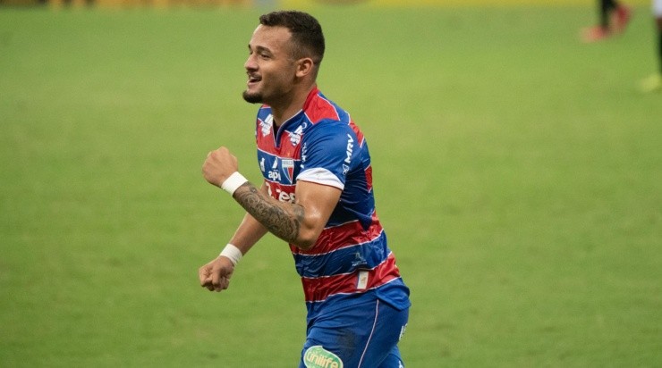 Foto: Kely Pereira/AGIF - Igor Torres: vive bom início de temporada no Leão Foto: Kely Pereira/AGIF - Igor Torres: vive bom início de temporada no Leão