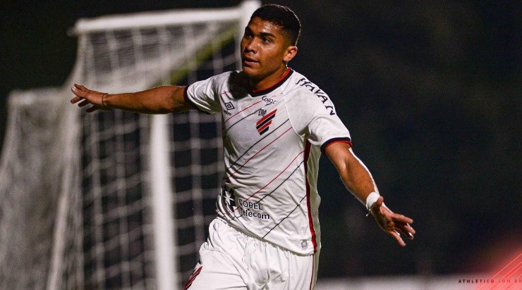 Foto: Divulgação/Athletico - Julimar: no aguardo de chance com Valentim no Furacão