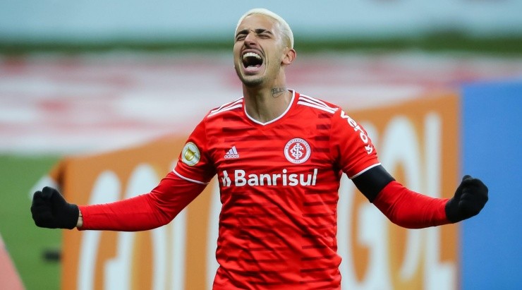 Foto: Pedro H. Tesch/AGIF - Galhardo é desejado pelo Corinthians.