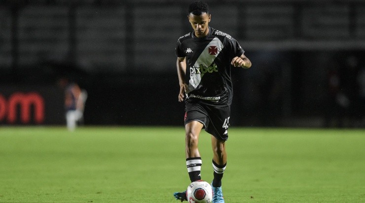 Foto: Thiago Ribeiro/AGIF - Riquelme: ganhou elogios do treinador cruz-maltino Foto: Thiago Ribeiro/AGIF - Riquelme: ganhou elogios do treinador cruz-maltino