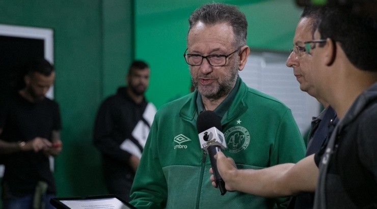 Liamara Polli/AGIF - Plinio no jogo da Chape em 2018