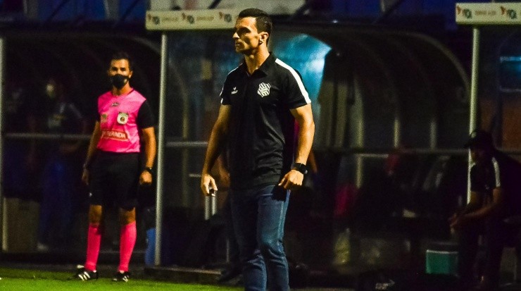 R.Pierre/AGIF - Técnico no comando do furacão