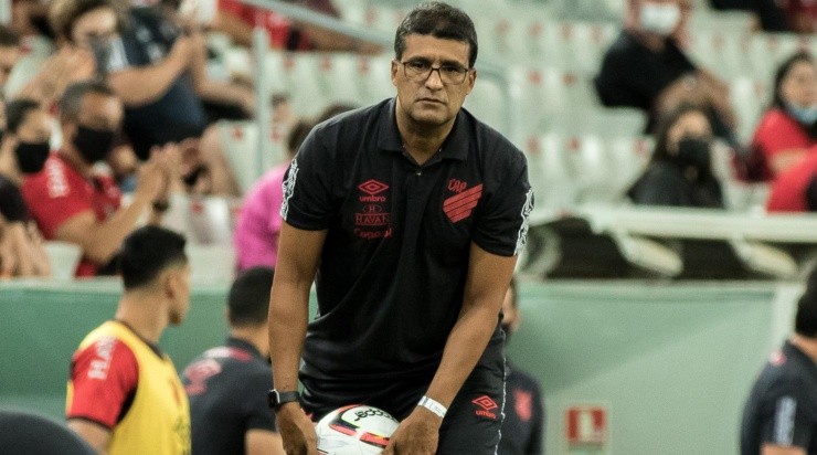 Robson Mafra/AGIF - Wesley Carvalho ainda não viu seu time perder no campeonato Robson Mafra/AGIF - Wesley Carvalho ainda não viu seu time perder no campeonato