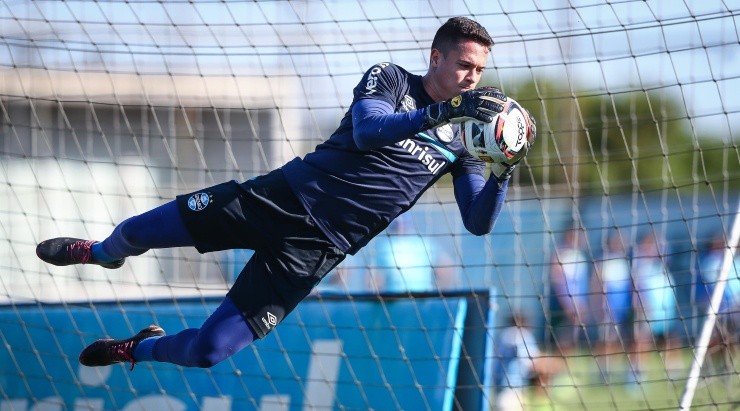 Foto: Lucas Uebel/Grêmio/Divulgação - Brenno: recuperou a posição de titular no Tricolor
