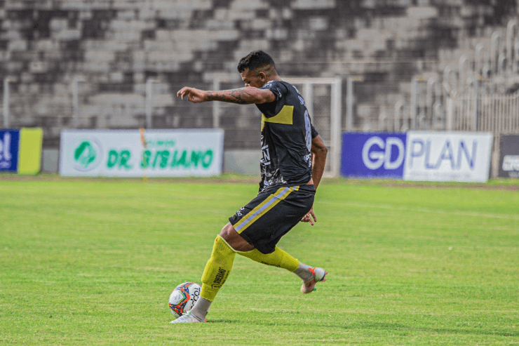 Marcelo Gama em ação com o FC Cascavel (Foto: FC Cascavel)