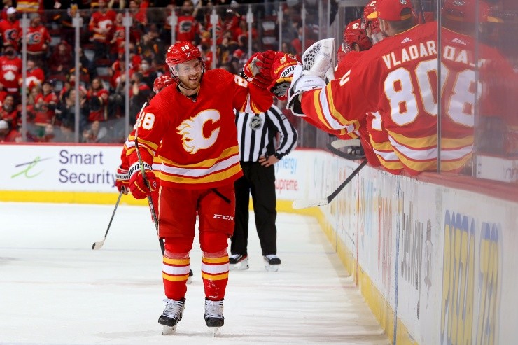 Gerry Thomas/2022 NHLI - Elias Lindholm do Calgary Flames