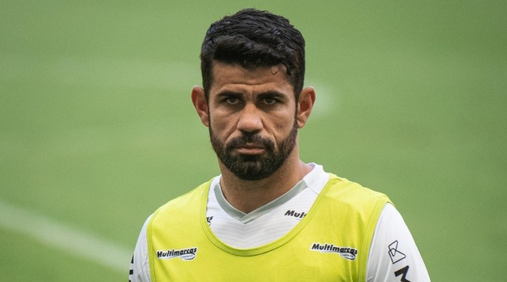 Foto: Kely Pereira/AGIF - Chegada de Diego depende do novo treinador. Foto: Kely Pereira/AGIF - Chegada de Diego depende do novo treinador.