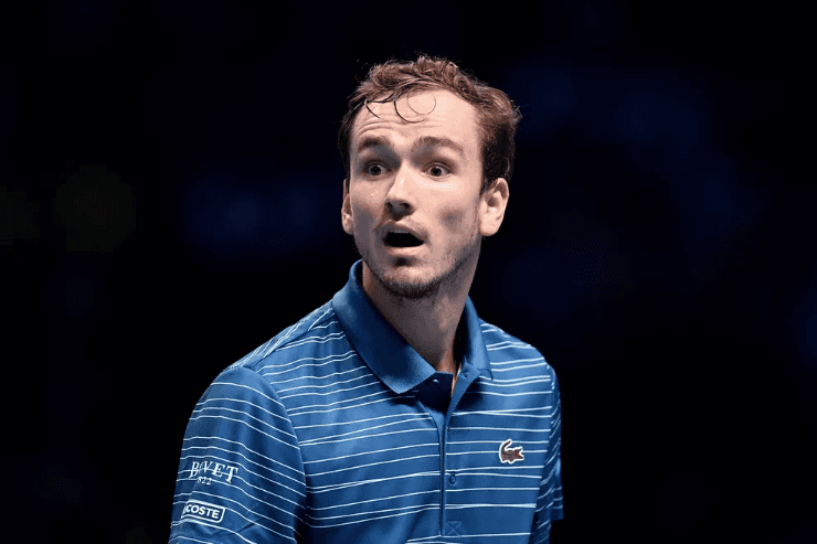 Foto: Justin Setterfield/Getty Images - Daniil Medvedev em quadra.