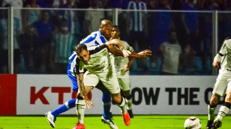 R.Pierre/AGIF - Figueirense em ação em sua última partida disputada