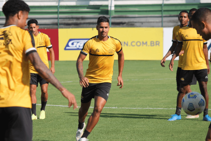 Criciúma deve ter três atacantes para duelo da Copa do Brasil (Foto: Celso da Luz/Criciúma EC)