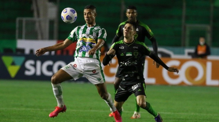 Luiz Erbes/AGIF - Ricardo Bueno durante partida do Juventude ano passado. 