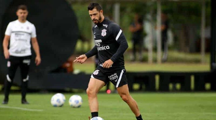 Giuliano criticou a forma como Sylvinho foi demitido pelo Corinthians. Foto: Rodrigo Coca/ Corinthians