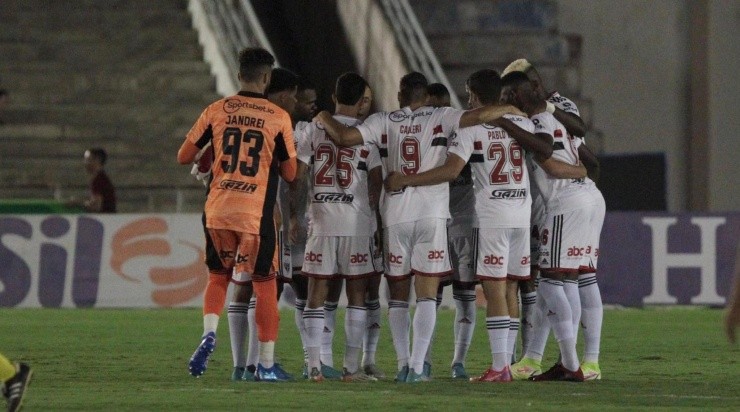 Fotos: Rubens Chiri / saopaulofc.net / Divulgação - O Tricolor se classificou com o 0x0 no estádio Amigão