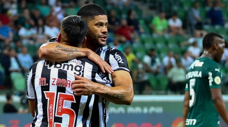Marcello Zambrana/AGIF - zaracho e Hulk durante as semi-finais da Libertadores no ano passado Marcello Zambrana/AGIF - zaracho e Hulk durante as semi-finais da Libertadores no ano passado