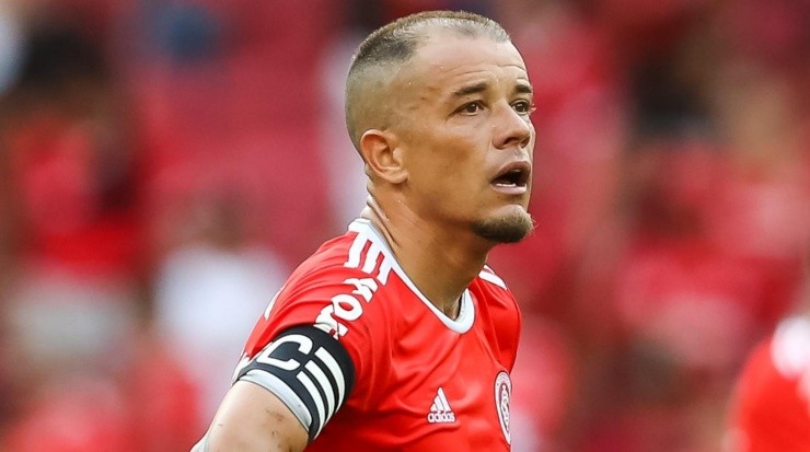 Foto: Pedro H. Tesch/AGIF - D'Alessandro é outro que pode ficar de fora do Gre-Nal.