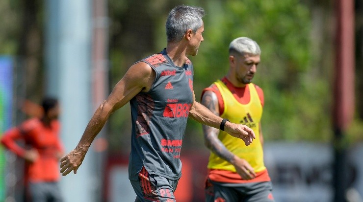 Foto: Marcelo Cortes/Flamengo - Paulo Sousa não deve contar com Arrascaeta.