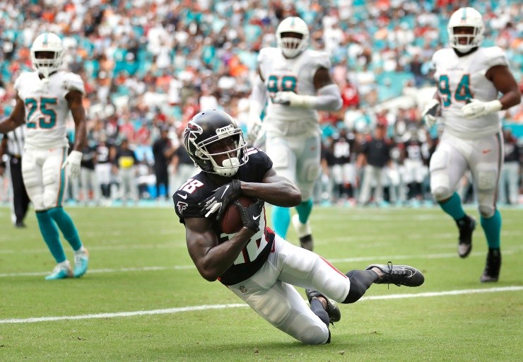 Michael Reaves/Getty Images - Calvin Ridley em campo pelos Falcons