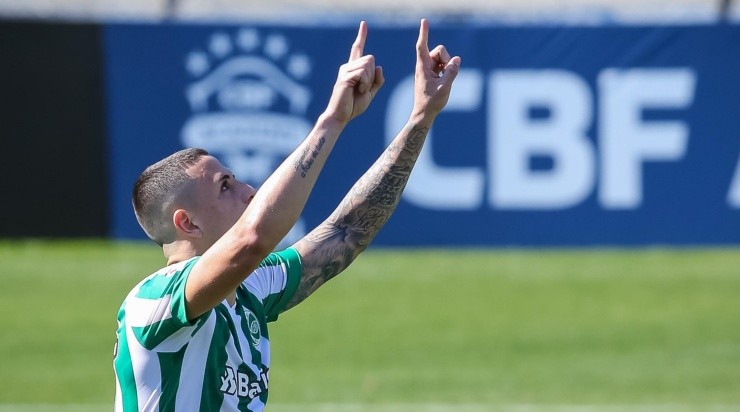 Pedro H. Tesch/AGIF - Peixoto em atuação antes de ir para a Ucrânia