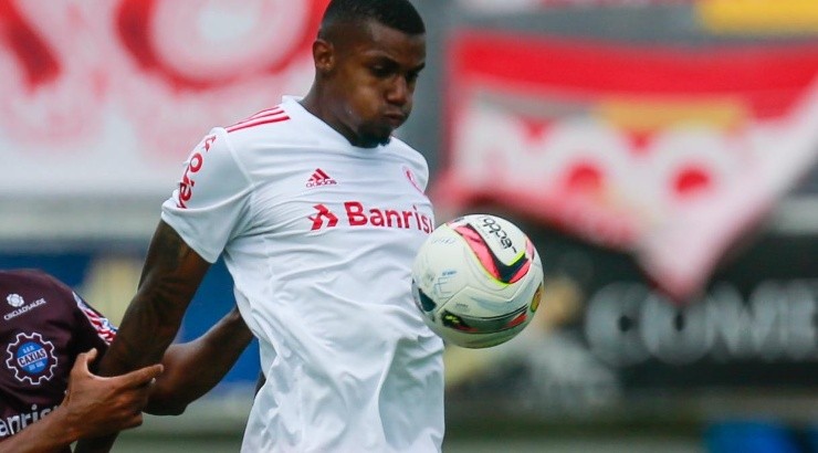 Foto: Luiz Erbes/AGIF - Wesley também está de fora.