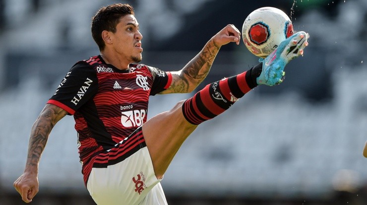 Foto: Thiago Ribeiro/AGIF - Pedro pode ficar ainda mais distante.