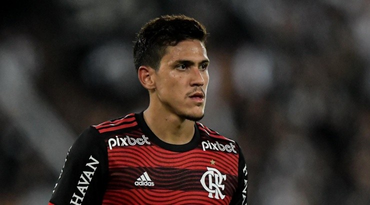 Foto: Thiago Ribeiro/AGIF - Convocação de Pedro deve ajudar o Flamengo no mercado, mas prejudicar pelo desfalque.