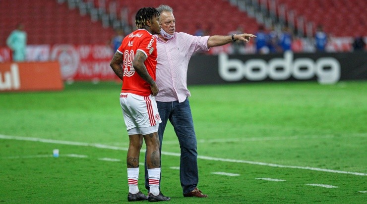 Fernando Alves/AGIF - Abel no comando do Inter