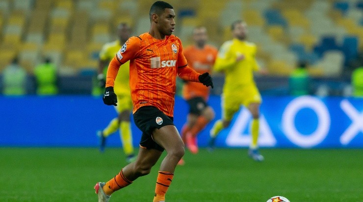 Foto: Stanislav Vedmid/DeFodi Images via Getty Images/Ucrânia - O atacante está sem atuar devido ao conflito na Europa