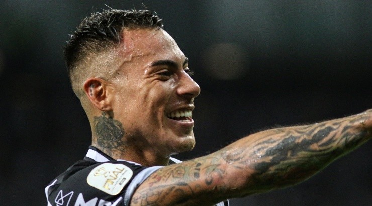 Foto: Fernando Moreno/AGIF - Vargas é desejado por Botafogo e São Paulo. Foto: Fernando Moreno/AGIF - Vargas é desejado por Botafogo e São Paulo.