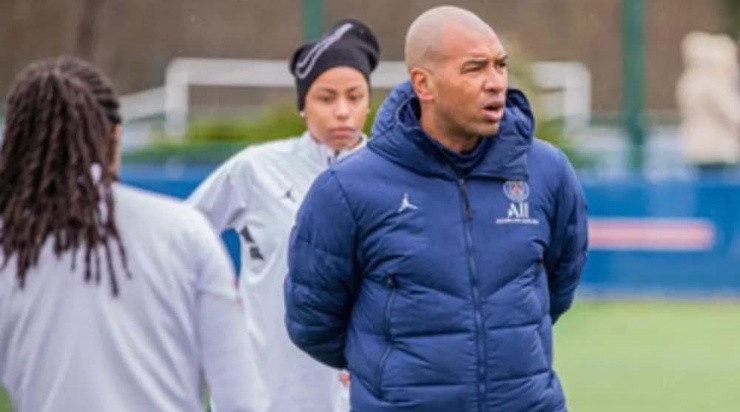  Foto: Divulgação - Paulo hoje comando o time feminino sub-19 do PSG