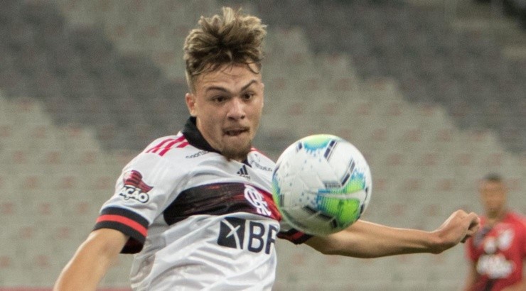 Foto: Robson Mafra/AGIF - Gabriel Noga pode jogar pelo Cruzeiro.