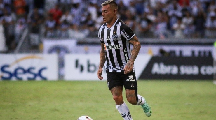 Foto: Fernando Moreno/AGIF - O atacante chileno deseja permanecer no Galo
