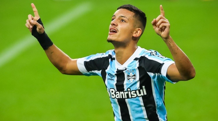 Foto: Pedro H. Tesch/AGIF - Ricardinho: deseja voltar ao Grêmio