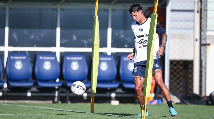 Foto: Lucas Uebel/Grêmio/Divulgação - Ferreira: vem treinando com o elenco desde a última semana