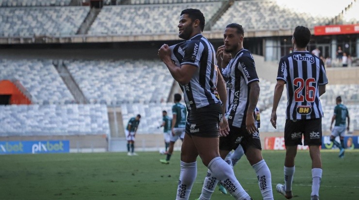 Foto: Pedro Souza / Atlético / Divulgação - Com dois gols de Hulk, Atlético venceu a Caldense na ida da semifinal