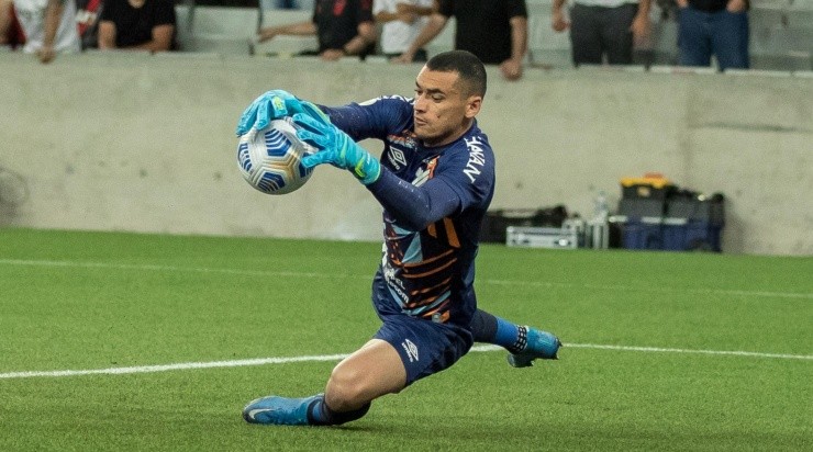 Foto: Robson Mafra/AGIF - O goleiro do Athletico é um dos principais nomes do país na posição